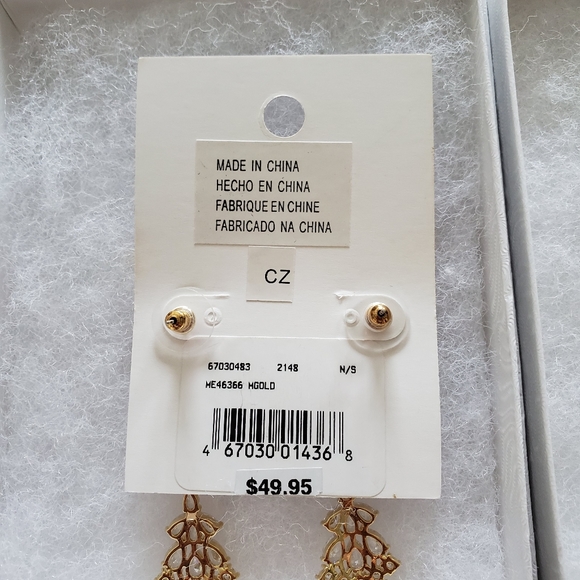 Earrings - Picture 4 of 6